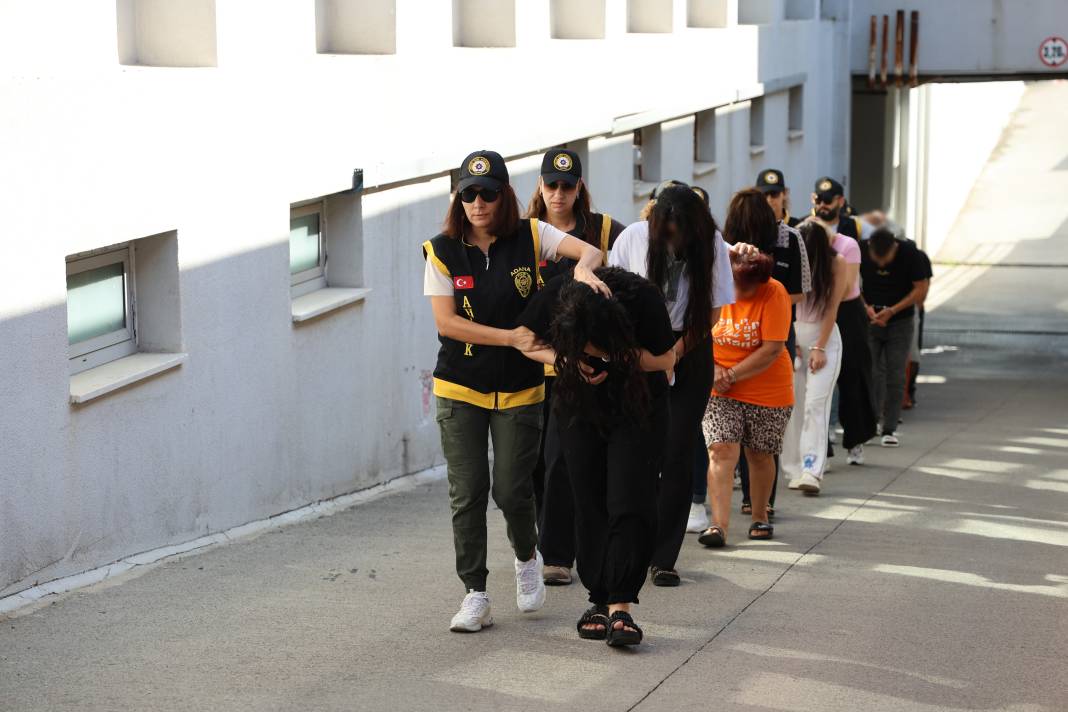 Fuhuş operasyonu! 17 kişi tutuklandı 1